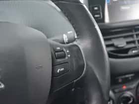 Peugeot 2008 (2017) thumbnail 22
