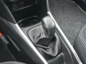 Peugeot 2008 (2017) thumbnail 23