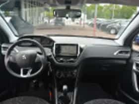 Peugeot 2008 (2017) thumbnail 45