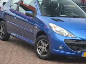Peugeot 206 (2011) thumbnail 3