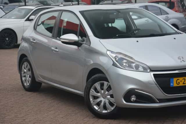 Peugeot 208 (2017) thumbnail 13