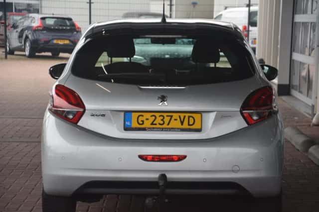 Peugeot 208 (2017) thumbnail 28