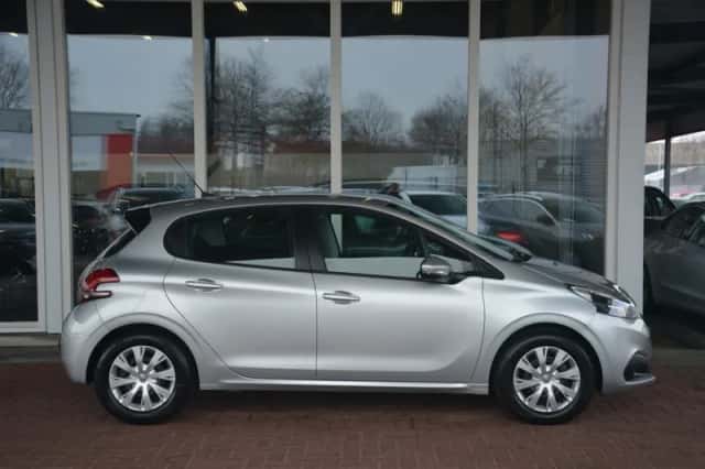 Peugeot 208 (2017) thumbnail 35