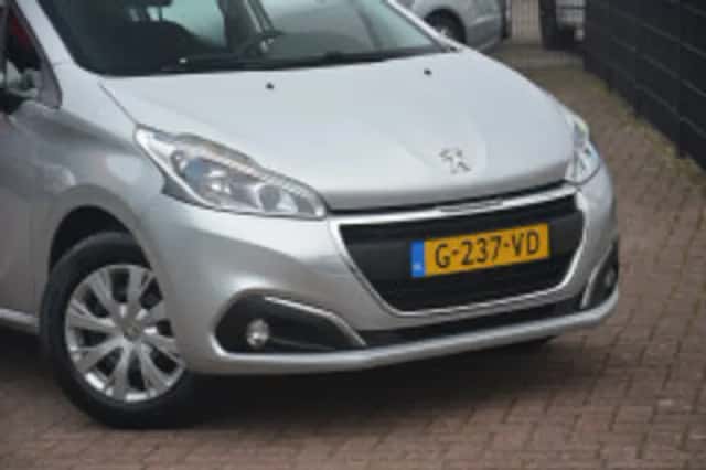 Peugeot 208 (2017) thumbnail 5