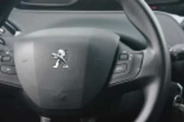 Peugeot 208 (2017) thumbnail 59