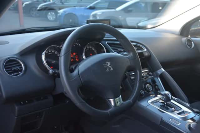 Peugeot 3008 (2013) thumbnail 11