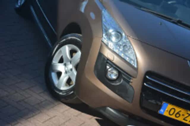 Peugeot 3008 (2013) thumbnail 4