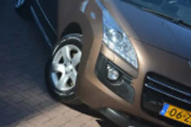 Peugeot 3008 (2013) thumbnail 32