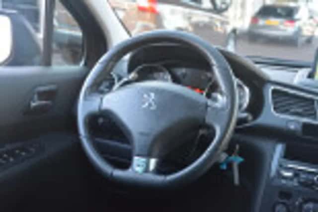 Peugeot 3008 (2013) thumbnail 37