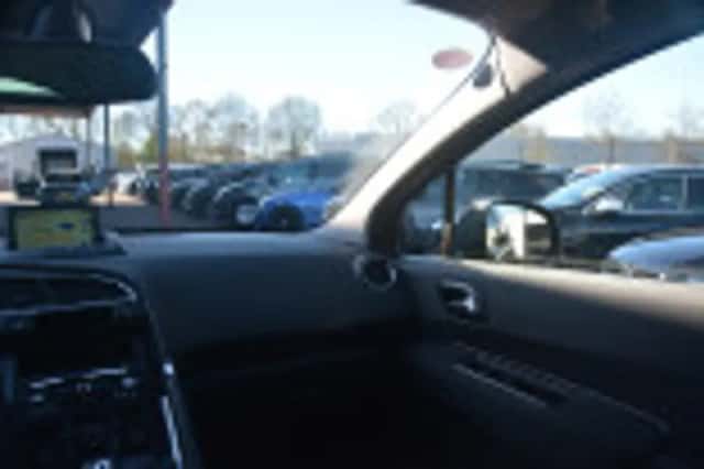 Peugeot 3008 (2013) thumbnail 38