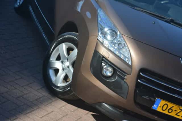Peugeot 3008 (2013) thumbnail 60