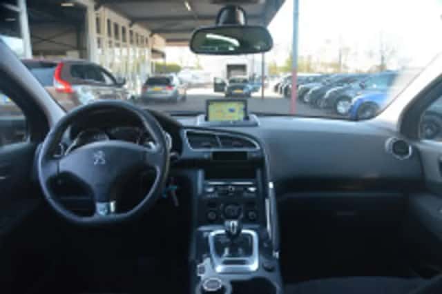 Peugeot 3008 (2013) thumbnail 7