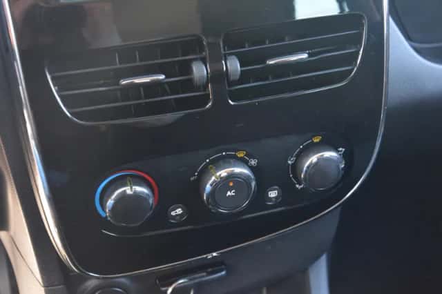Renault Clio (2013) thumbnail 21