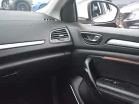Renault Mégane (2018) thumbnail 18
