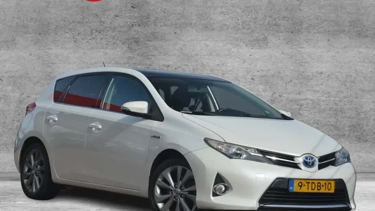Toyota Auris (2014) — foto 1