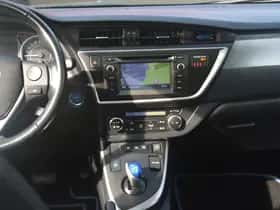 Toyota Auris (2014) thumbnail 16