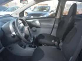 Toyota Aygo (2011) thumbnail 33