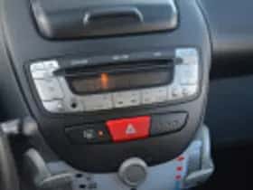 Toyota Aygo (2011) thumbnail 36