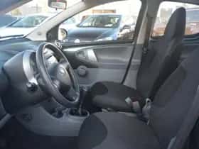 Toyota Aygo (2011) thumbnail 55