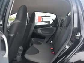 Toyota Aygo (2010) thumbnail 21