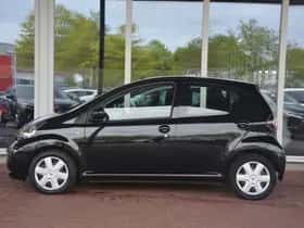 Toyota Aygo (2010) thumbnail 25
