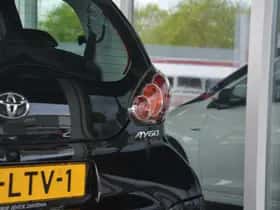 Toyota Aygo (2010) thumbnail 26