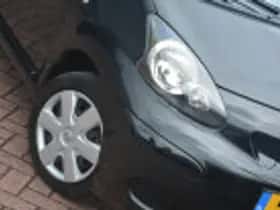 Toyota Aygo (2010) thumbnail 33