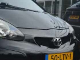 Toyota Aygo (2010) thumbnail 34