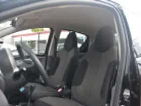 Toyota Aygo (2010) thumbnail 36