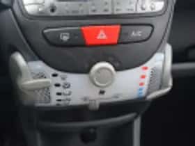 Toyota Aygo (2010) thumbnail 43