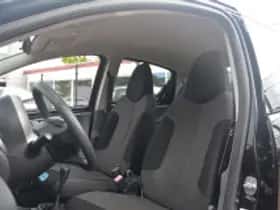 Toyota Aygo (2010) thumbnail 6
