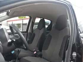 Toyota Aygo (2010) thumbnail 60