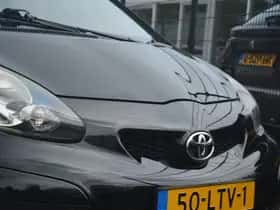 Toyota Aygo (2010) thumbnail 10