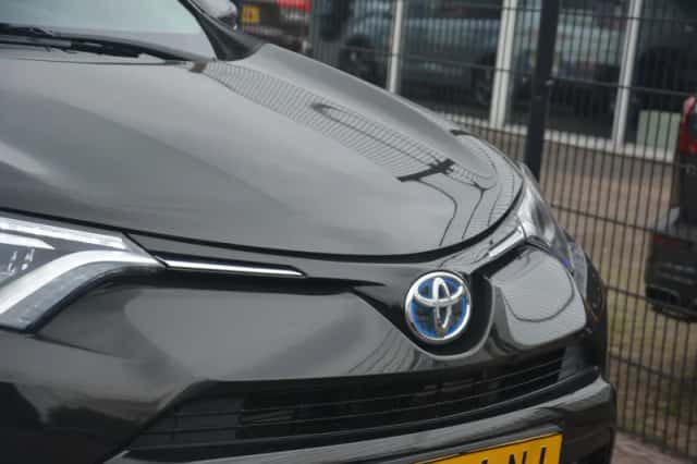Toyota RAV4 (2016) thumbnail 11