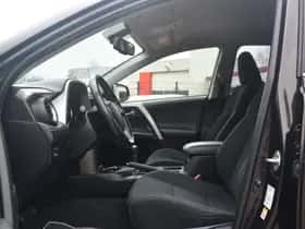 Toyota RAV4 (2016) thumbnail 12