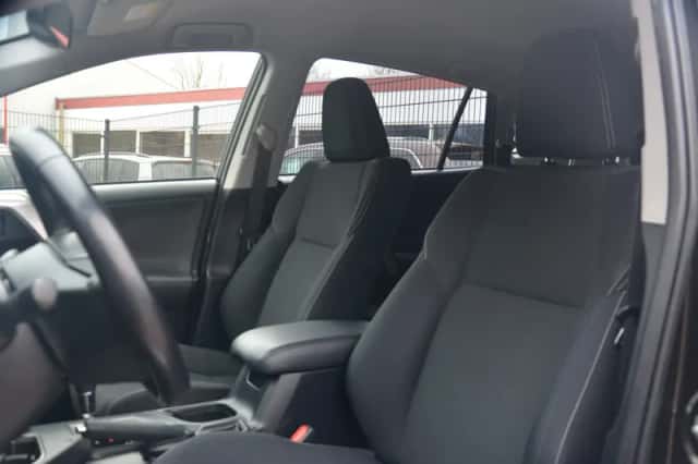 Toyota RAV4 (2016) thumbnail 13