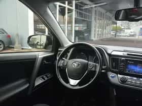 Toyota RAV4 (2016) thumbnail 15