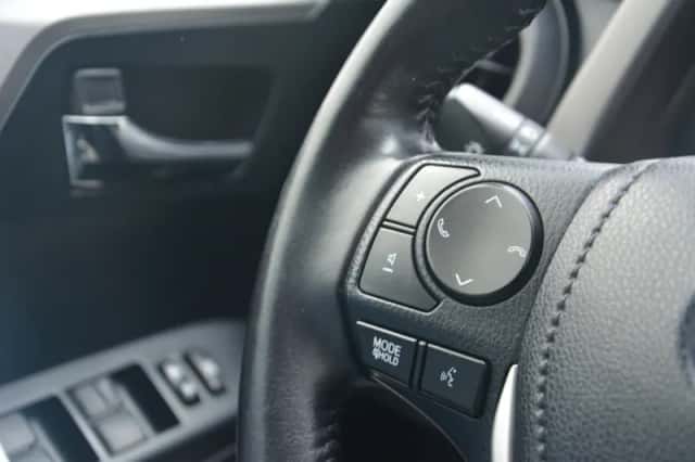 Toyota RAV4 (2016) thumbnail 17