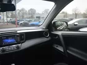 Toyota RAV4 (2016) thumbnail 19