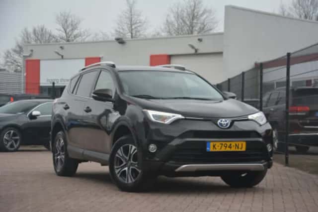 Toyota RAV4 (2016) thumbnail 3