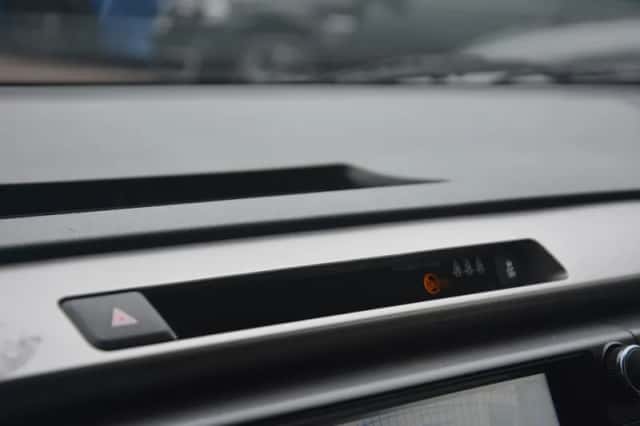 Toyota RAV4 (2016) thumbnail 24