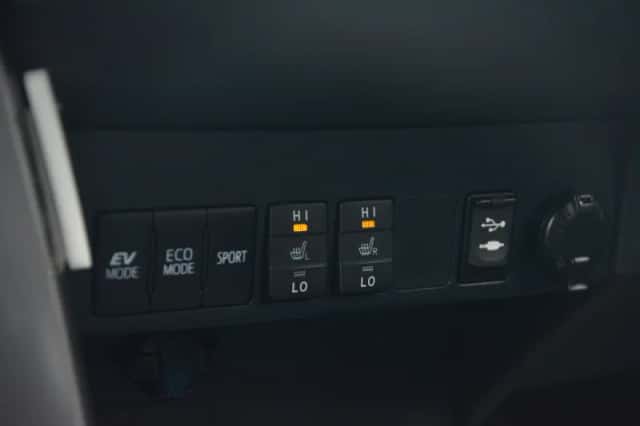 Toyota RAV4 (2016) thumbnail 27