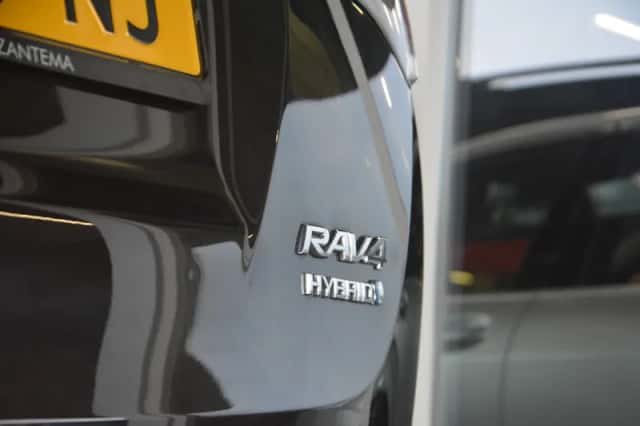 Toyota RAV4 (2016) thumbnail 32