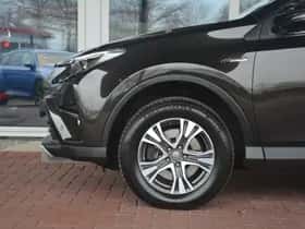 Toyota RAV4 (2016) thumbnail 39