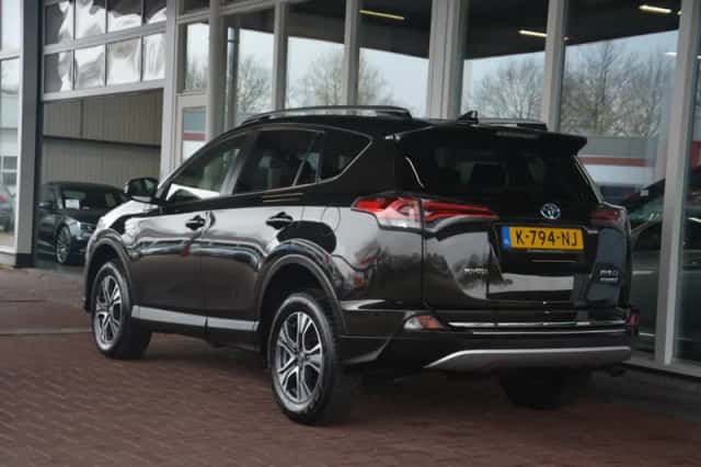 Toyota RAV4 (2016) thumbnail 41