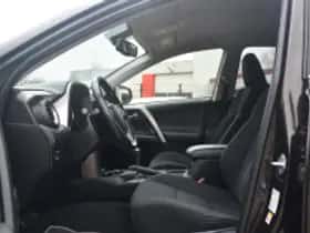 Toyota RAV4 (2016) thumbnail 6
