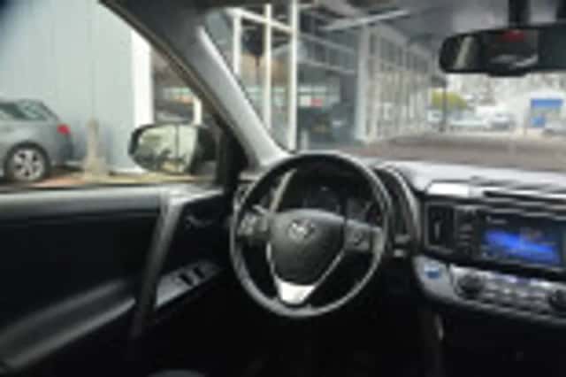 Toyota RAV4 (2016) thumbnail 52