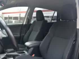 Toyota RAV4 (2016) thumbnail 7