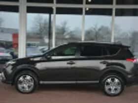 Toyota RAV4 (2016) thumbnail 68
