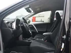 Toyota RAV4 (2016) thumbnail 86